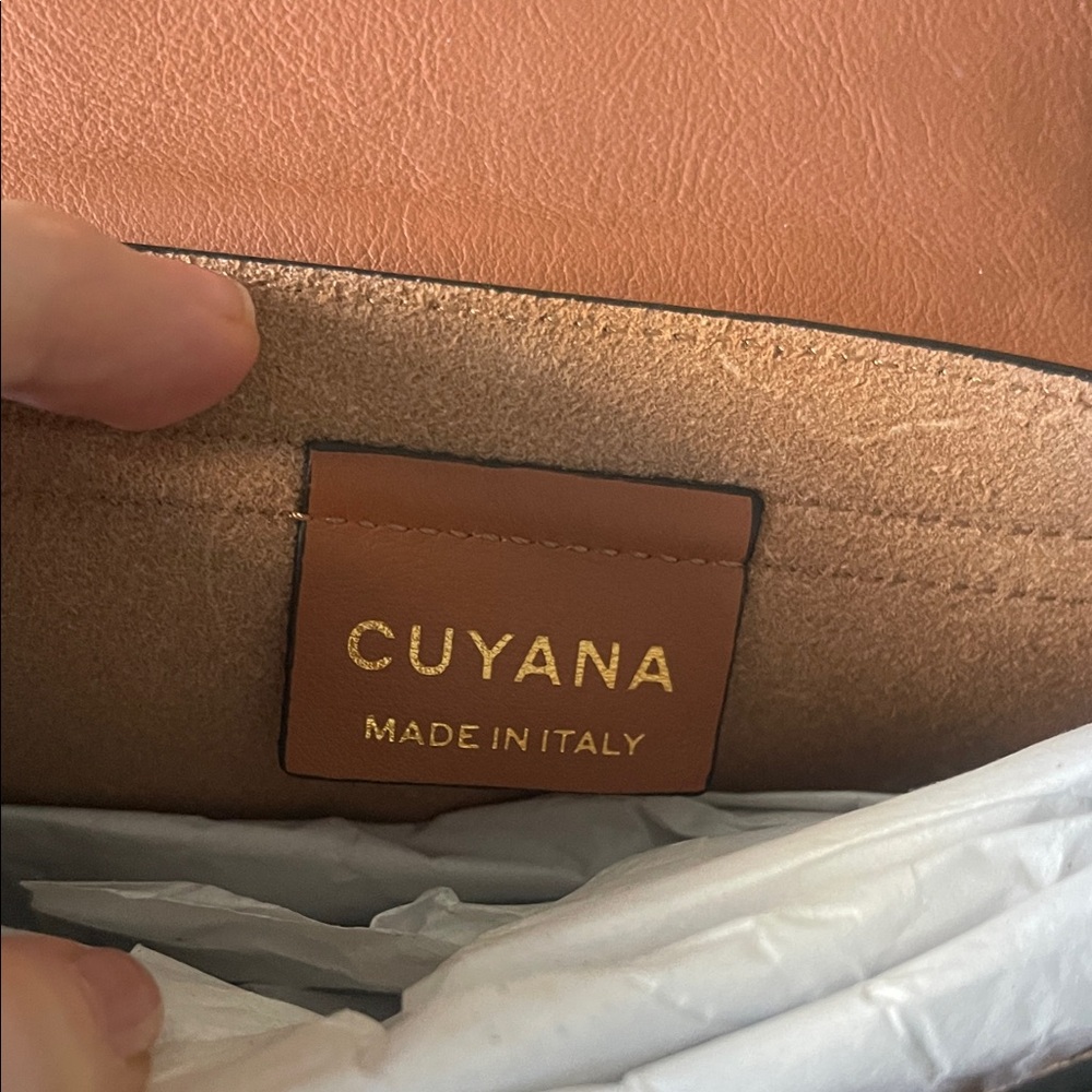 CUYSNA SADDLE Elegant Tan Leather Crossbody Bag - Picture 8 of 9
